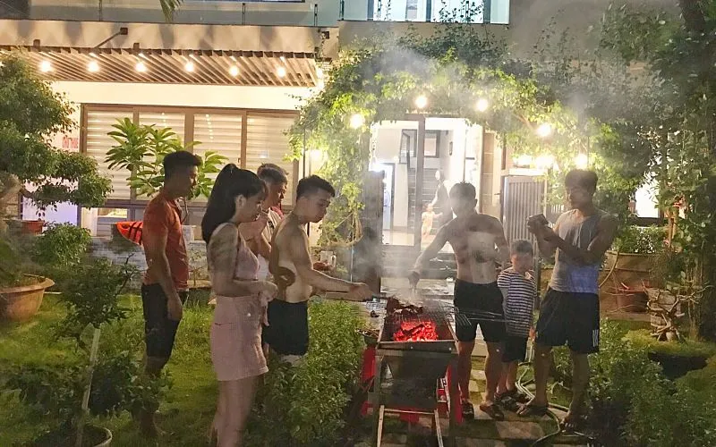tự do nấu nướng . ăn uống tại villa flc sầm sơn
